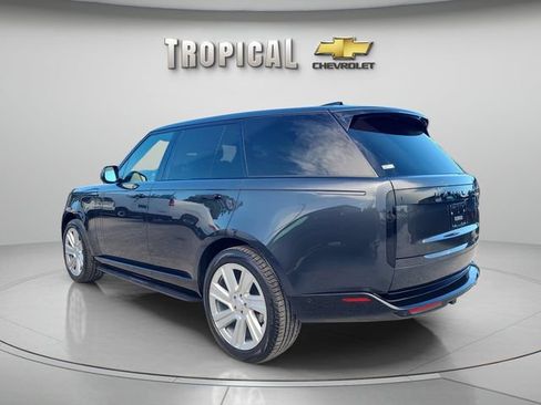 Used 2023 Land Rover Range Rover SE AWD/4WD image 3