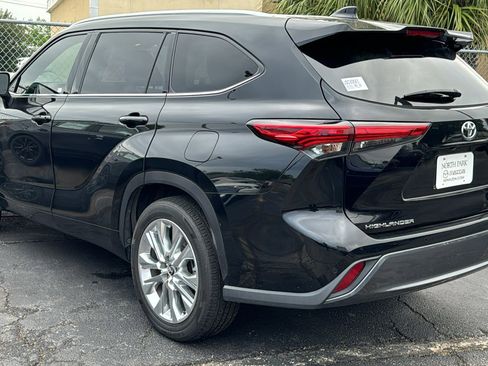 Used 2020 Toyota Highlander Limited FWD image 6