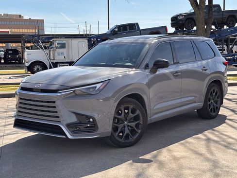 Used 2024 Lexus TX 500h AWD w/ Technology Package image 8