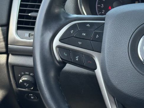 Used 2021 Jeep Grand Cherokee Laredo X RWD image 12