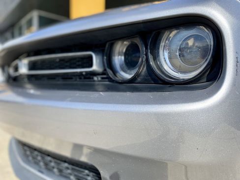 Used 2016 Dodge Challenger SXT image 7