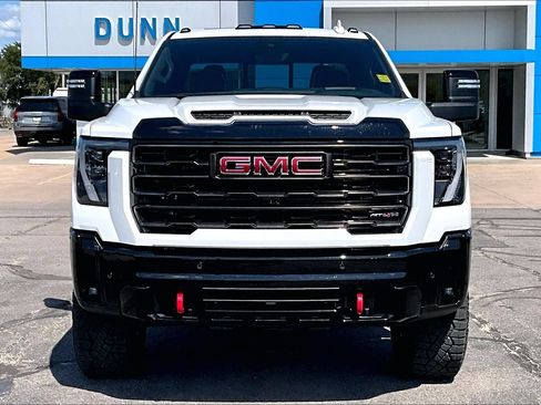 Used 2025 GMC Sierra 2500 AT4X AWD/4WD image 3