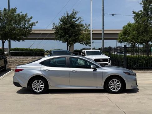 Used 2025 Toyota Camry LE FWD image 4