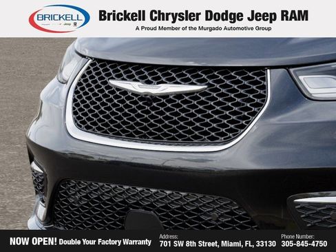 New 2026 Chrysler Pacifica Select image 11