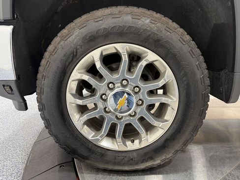 Used 2025 Chevrolet Silverado 2500 LTZ w/ LTZ Convenience Package image 54