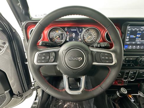 Used 2023 Jeep Wrangler Unlimited Rubicon w/ Cold Weather Group AWD/4WD image 11