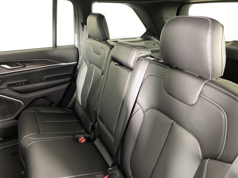 New 2026 Jeep Grand Cherokee Limited image 17