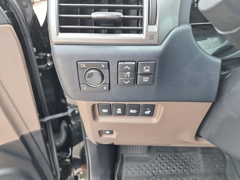 Used 2022 Lexus GX 460 Luxury w/ Sport Design Package AWD/4WD image 34