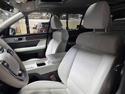 Certified 2025 Hyundai Santa Fe Limited FWD image 24