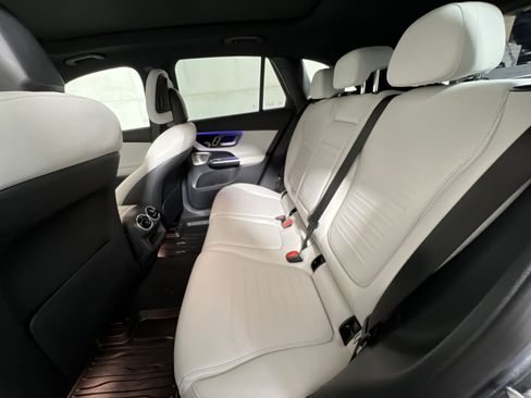 Used 2023 Mercedes-Benz GLC 300 4MATIC image 25