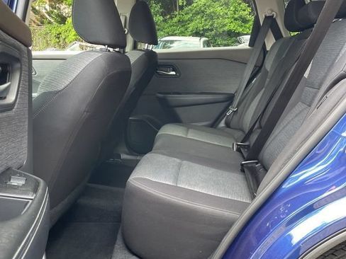 Used 2023 Nissan Rogue SV AWD/4WD image 11