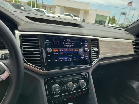 Used 2023 Volkswagen Atlas Cross Sport SE w/ Panoramic Sunroof Package FWD image 14