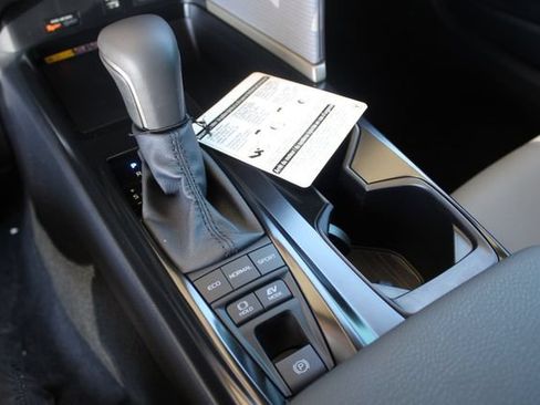 Used 2026 Toyota Camry SE FWD image 24