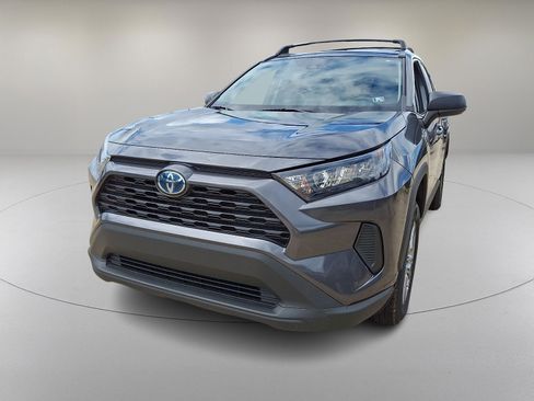 Used 2022 Toyota RAV4 LE AWD/4WD image 4