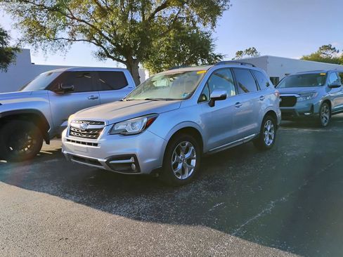 Used 2017 Subaru Forester 2.5i Touring AWD/4WD image 5