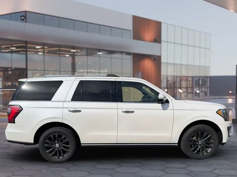 Used 2019 Ford Expedition Limited w/ Equipment Group 301A AWD/4WD image 11