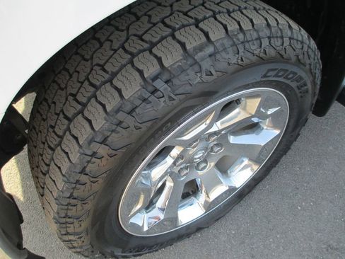 Used 2019 RAM 1500 Big Horn image 13