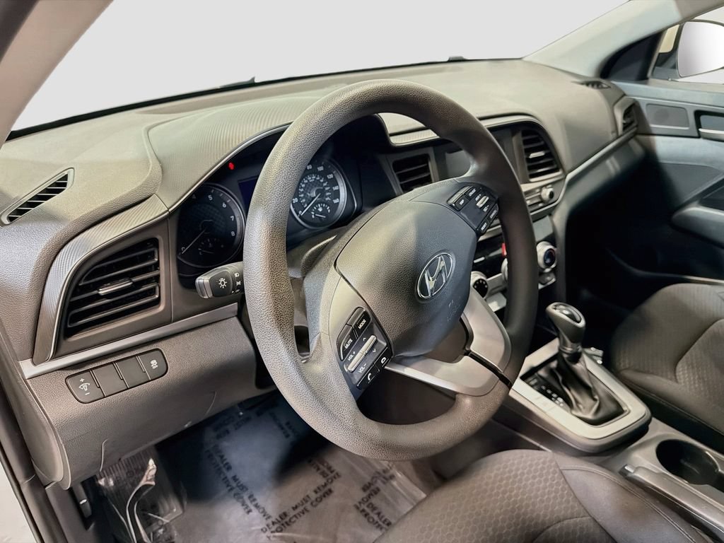 Used 2019 Hyundai Elantra SE w/ Cargo Package FWD image 11