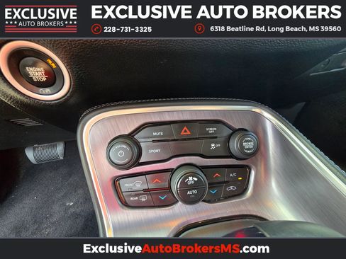 Used 2018 Dodge Challenger SXT w/ Blacktop Package image 19