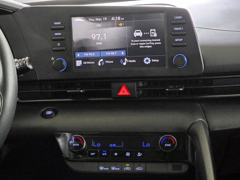 Certified 2025 Hyundai Elantra Sport image 25