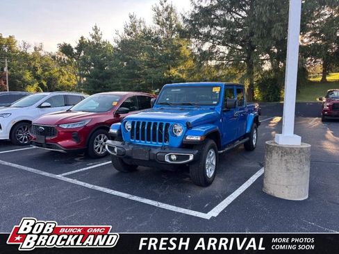 Used 2021 Jeep Gladiator Sport AWD/4WD image 1