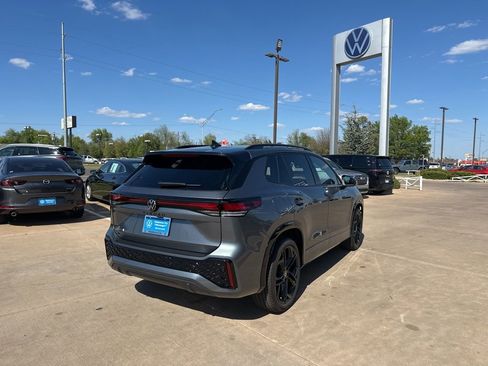 New 2026 Volkswagen Tiguan SE R-Line FWD image 5