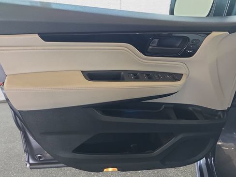 Used 2025 Honda Odyssey Touring image 28