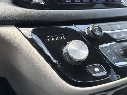 Used 2017 Chrysler Pacifica Touring Plus FWD image 24