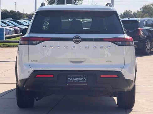 Used 2025 Nissan Pathfinder SV AWD/4WD image 3