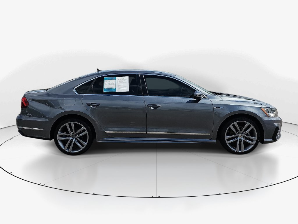 Used 2017 Volkswagen Passat 1.8T R-Line FWD image 5