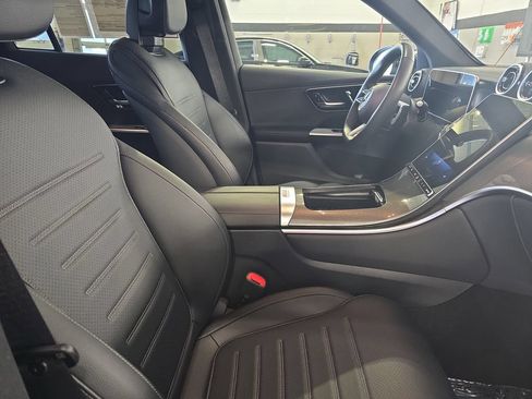 Used 2026 Mercedes-Benz GLC 300 image 11