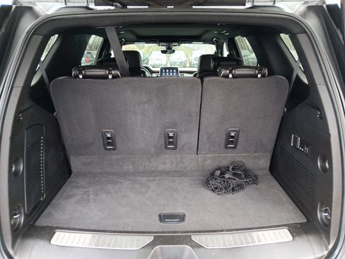 Used 2021 Chevrolet Tahoe Premier w/ Premium Package image 22