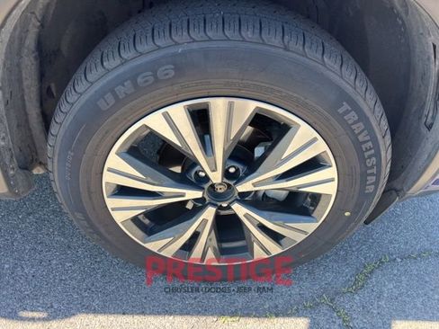 Used 2023 Nissan Rogue SV image 14