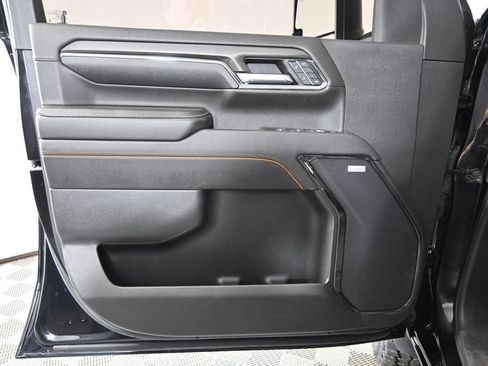 Used 2024 GMC Sierra 2500 AT4 w/ AT4 Premium Plus Package AWD/4WD image 18