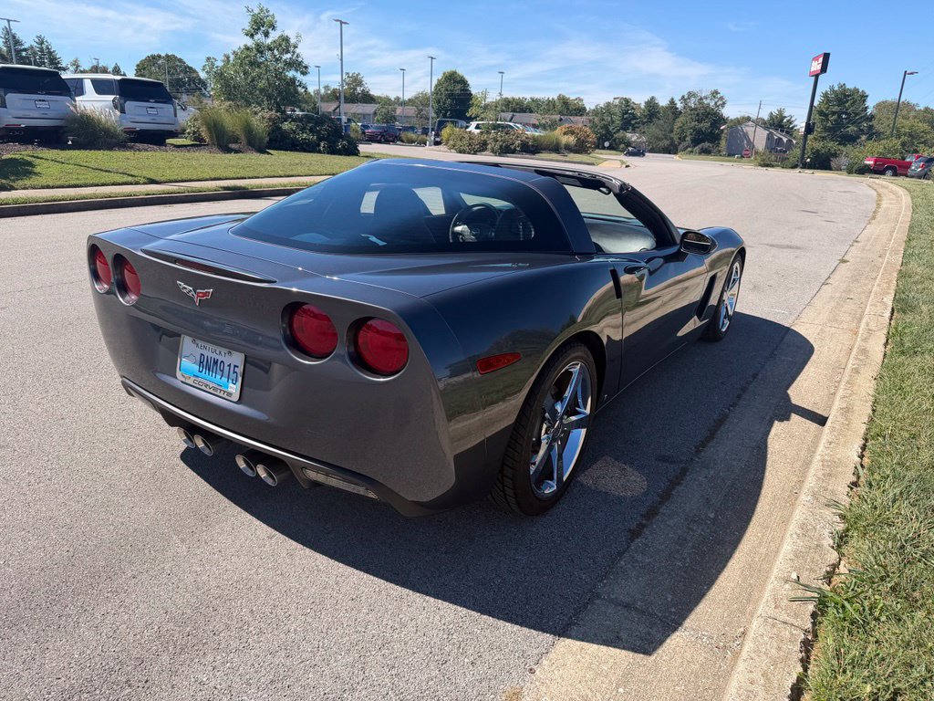 Used 2009 Chevrolet Corvette Coupe RWD image 3