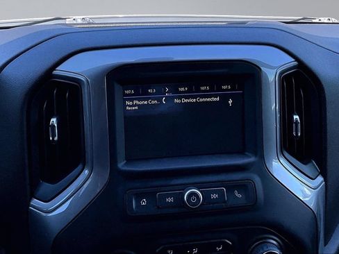 Used 2019 Chevrolet Silverado 1500 Custom Trail Boss AWD/4WD image 10