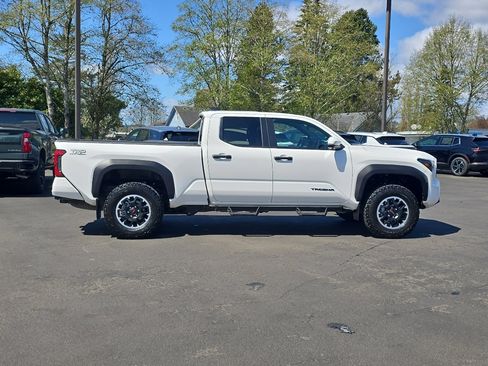 Certified 2024 Toyota Tacoma TRD Off-Road w/ TRD Off Road Premium Package AWD/4WD image 7