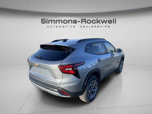 New 2026 Chevrolet Trax LT image 7