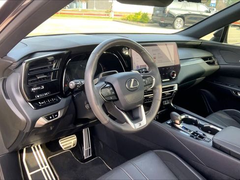 Used 2024 Lexus RX 500h F Sport w/ Convenience Package image 17