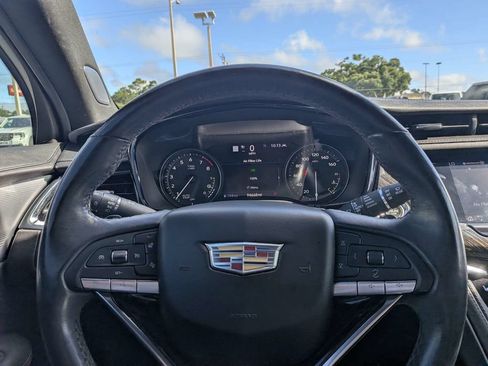 Used 2021 Cadillac XT6 Premium Luxury FWD image 23