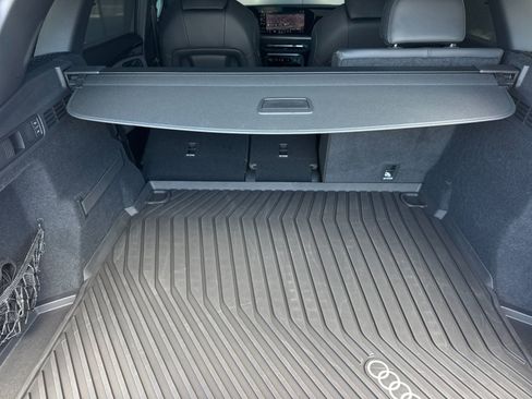 Used 2025 Audi SQ5 Prestige AWD/4WD image 16