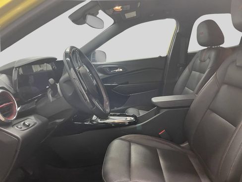 Used 2024 Chevrolet Trax RS w/ Sunroof Package FWD image 10