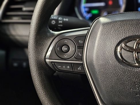 Used 2021 Toyota Camry LE image 27