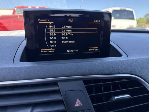 Used 2018 Audi Q3 2.0T Premium FWD image 15
