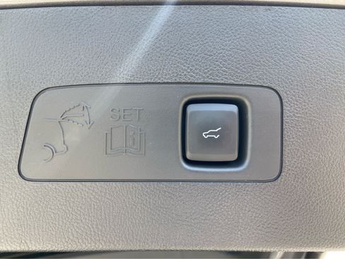 Used 2022 Lincoln Corsair FWD w/ Equipment Group 101A image 7