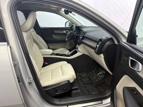 Used 2023 Volvo XC40 B5 Ultimate AWD/4WD image 14