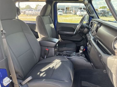 Certified 2019 Jeep Wrangler Sport image 23