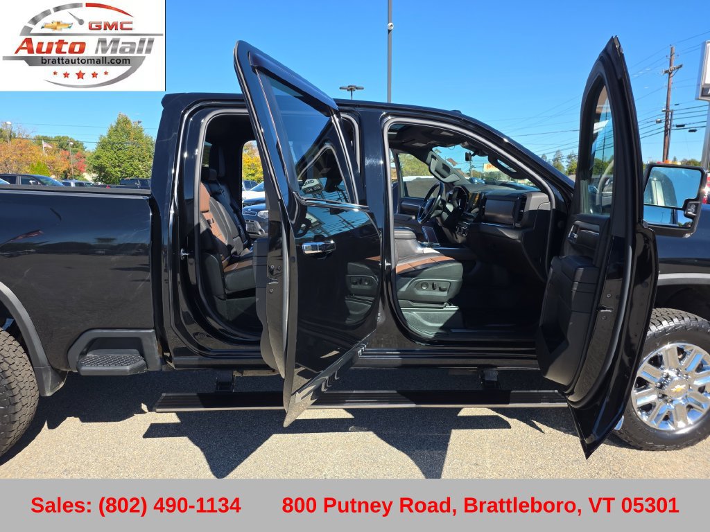 Used 2024 Chevrolet Silverado 3500 High Country w/ Technology Package AWD/4WD image 28