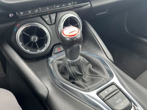Used 2021 Chevrolet Camaro LT RWD image 15