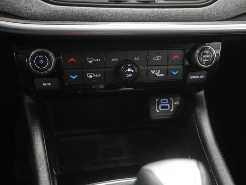 Certified 2022 Jeep Compass Latitude w/ Convenience Group AWD/4WD image 33
